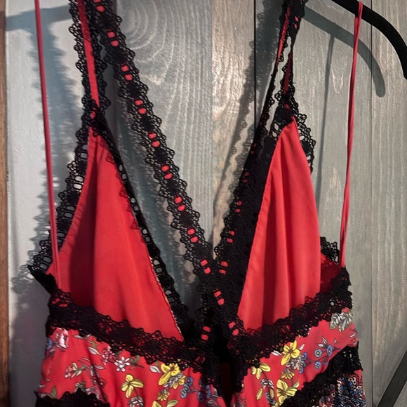 Alice + Olivia Red and Black Floral Maxi Dress EUC size 14 - Picture 4 of 10